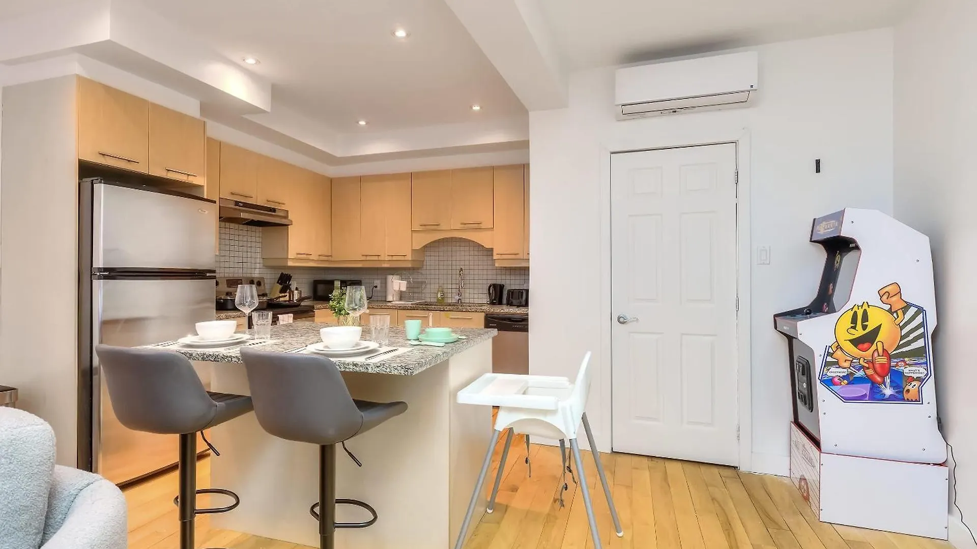 Take A Break In A Modern Loft On The Plateau Walk Score 99 Montreal 0*,