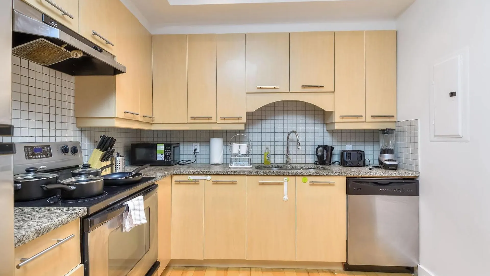 Take A Break In A Modern Loft On The Plateau Walk Score 99 Montreal Apartment