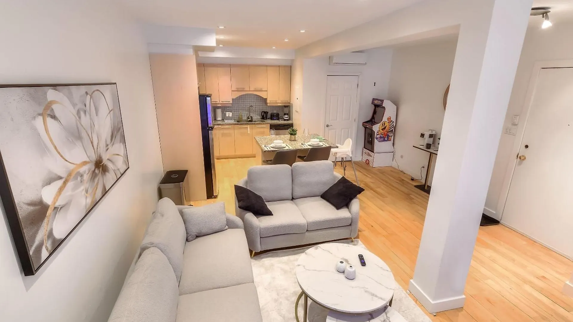 Take A Break In A Modern Loft On The Plateau Walk Score 99 Montreal Apartment